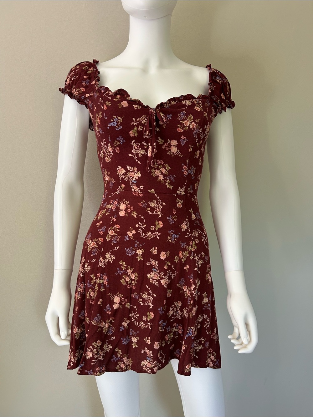 Reformation Floral Mini Dress Size 0 Burgundy Puff Sleeve Smocked Back